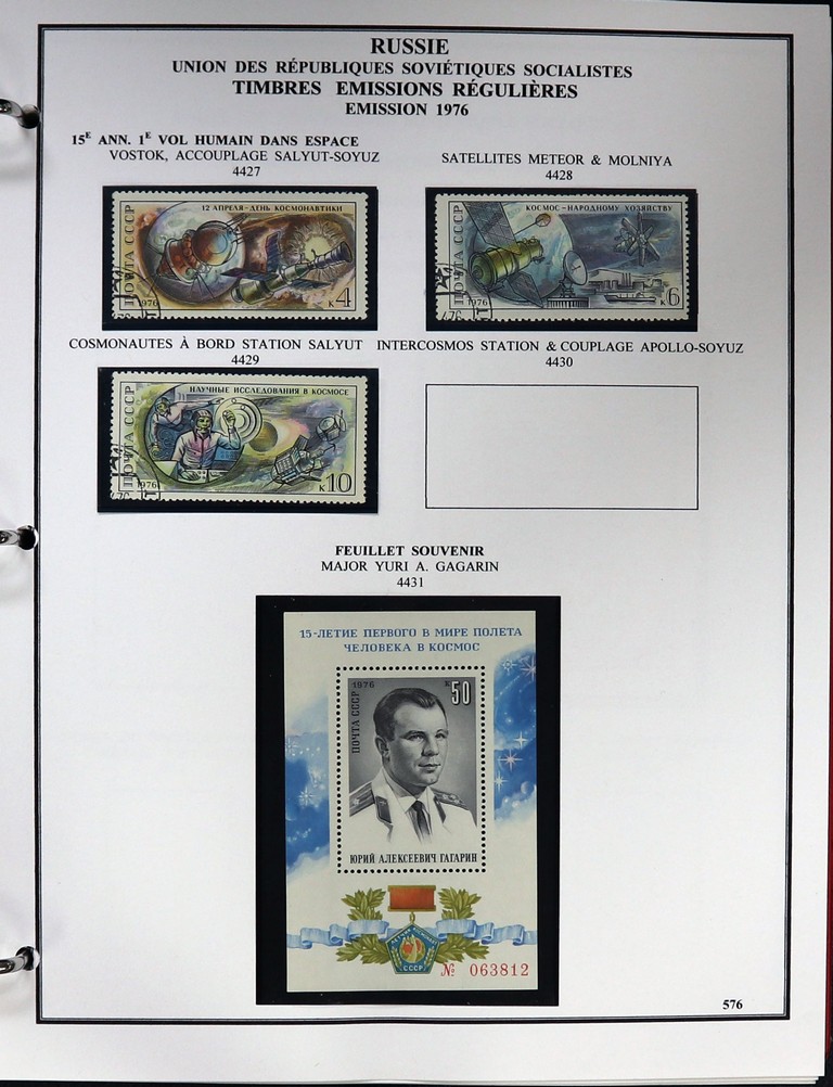 5 General World Collection Stamp Albums With 2 Boxes Of Unsorted Stamps And  A Stanley Gibbons Catalo Auction